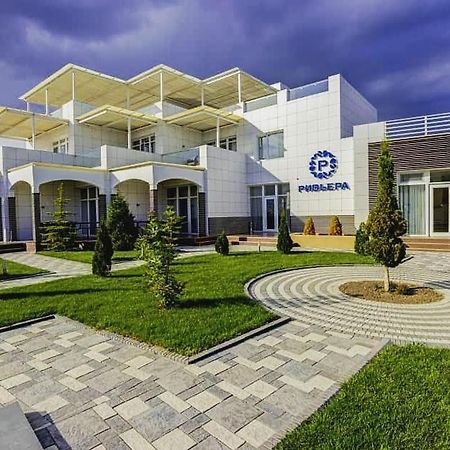 Гостевой Дом Ривьера Hotel Cholpon-Ata Bagian luar foto